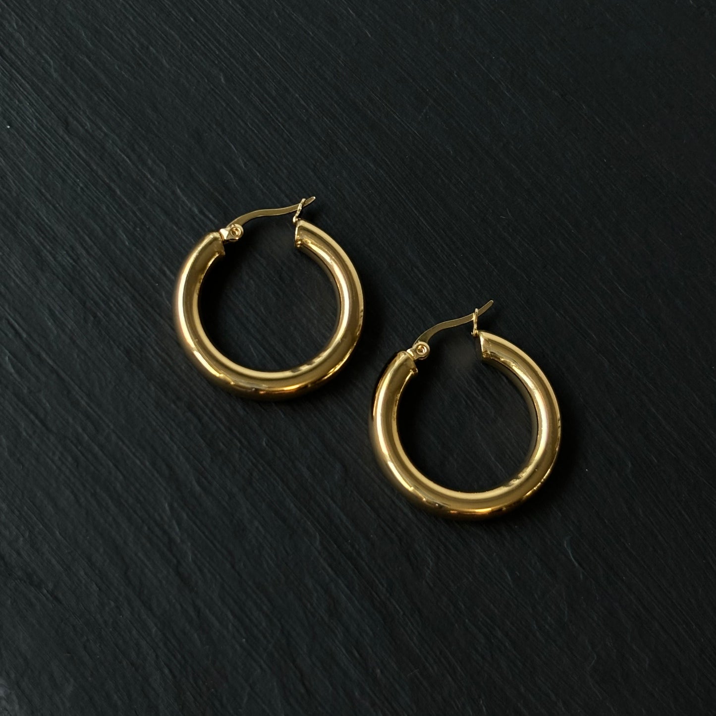 Medium Hoops