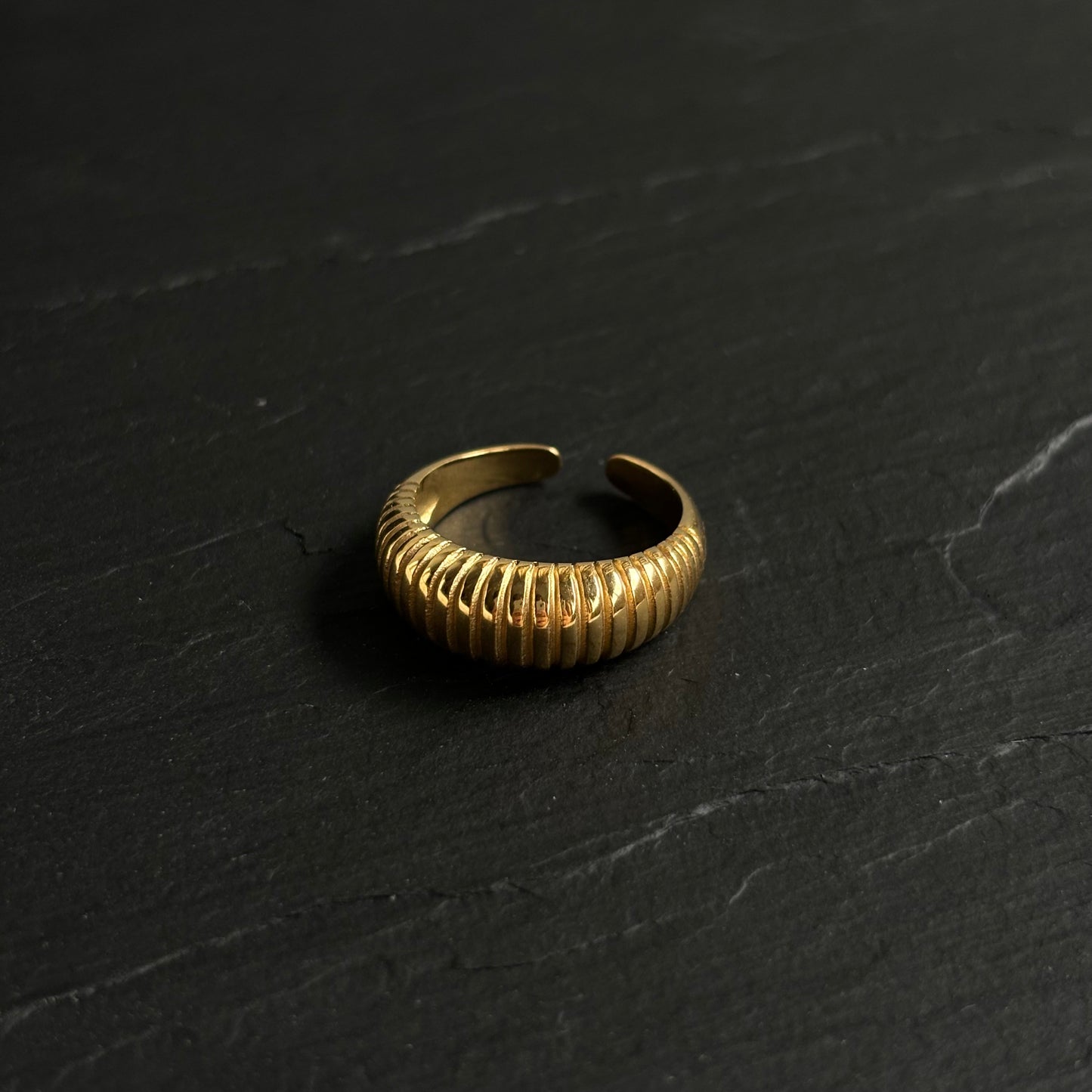 Line Dome Ring