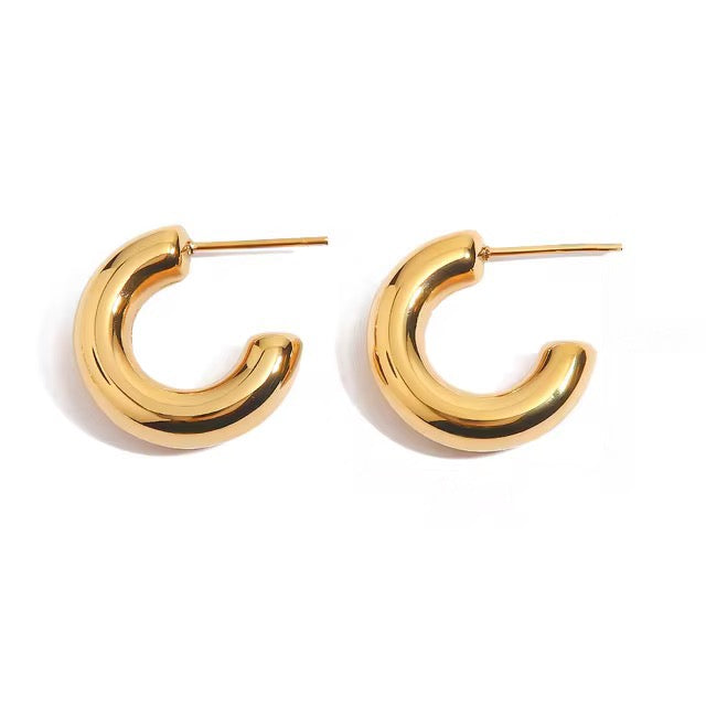 Small C shape earrings