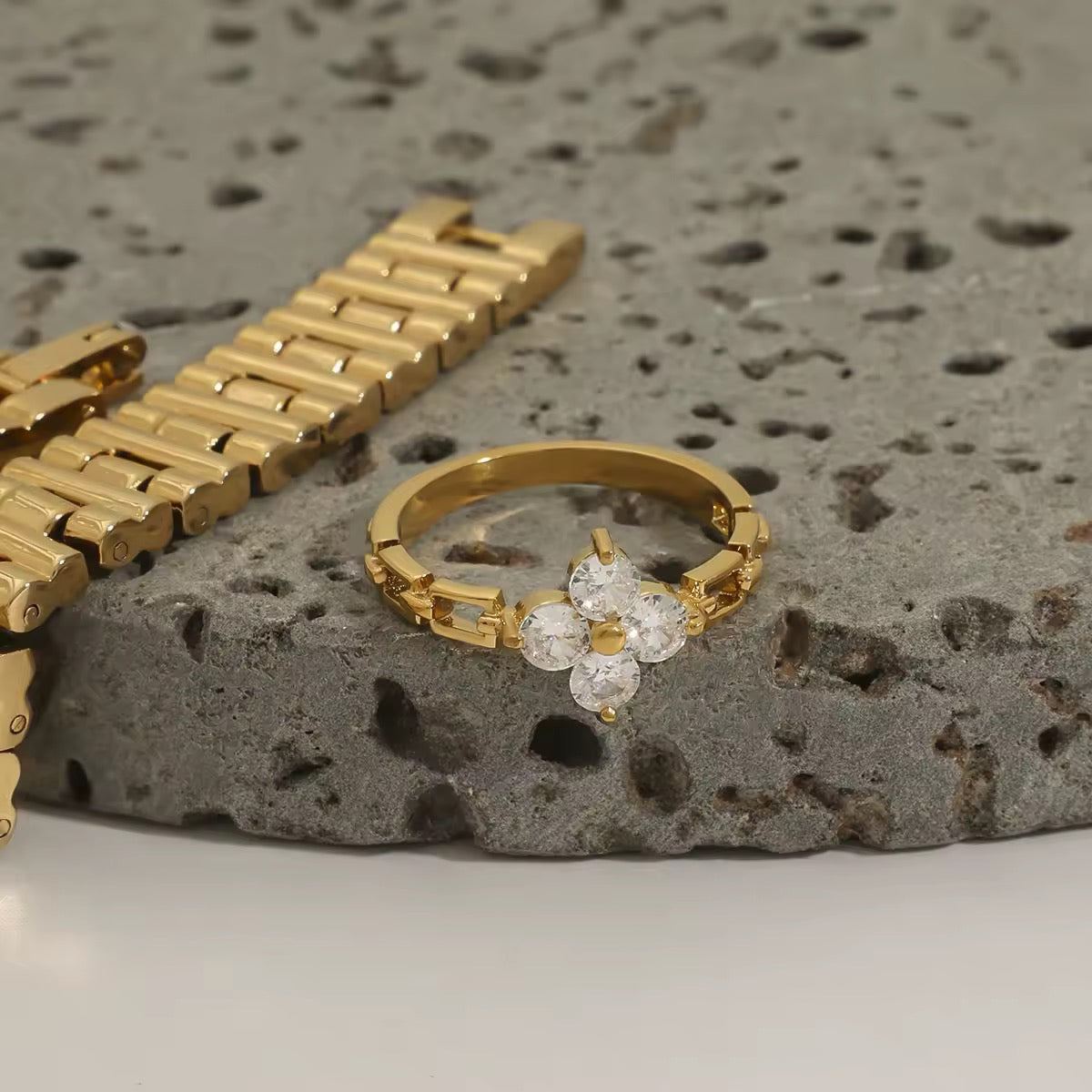 Clover Zirconia Ring