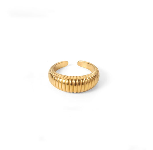 Line Dome Ring