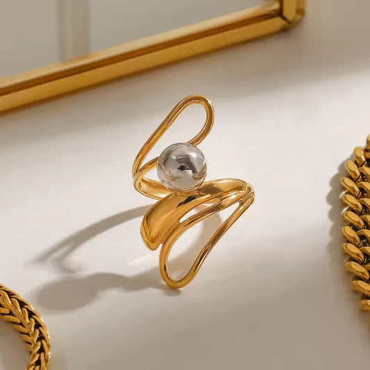 Two Tone Middle Ball Ring
